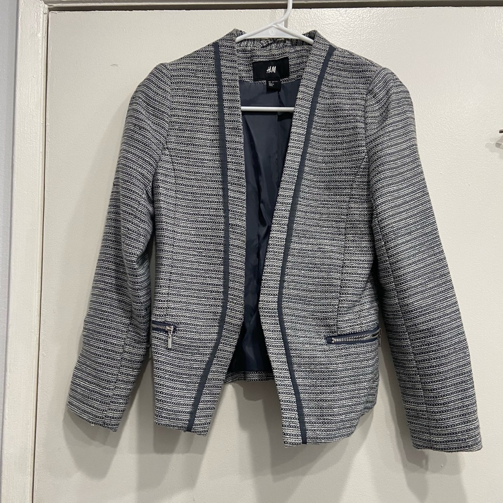 Zipper detail flattering blazer